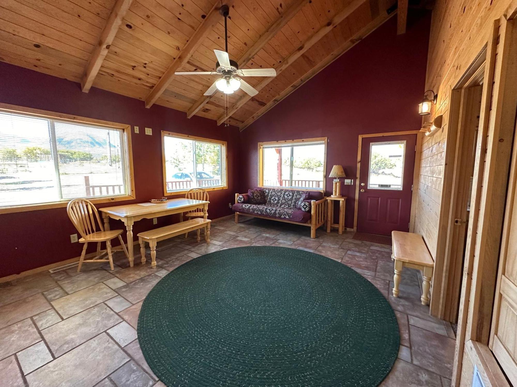 Mount Peale Country Inn La Sal 外观 照片