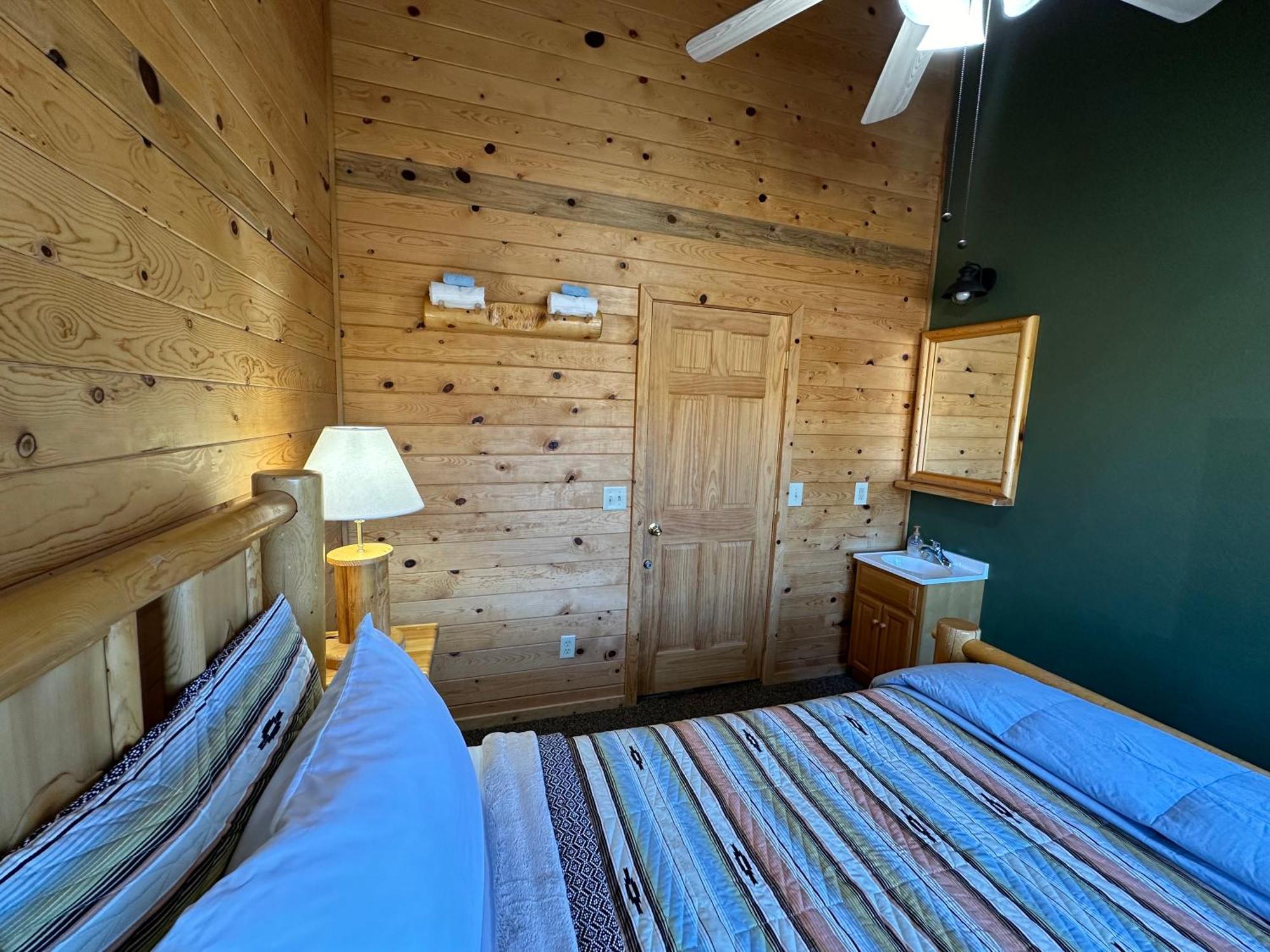 Mount Peale Country Inn La Sal 外观 照片